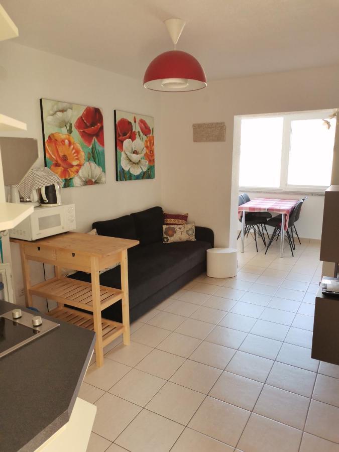 Apartman Klaudija 바슈카 외부 사진